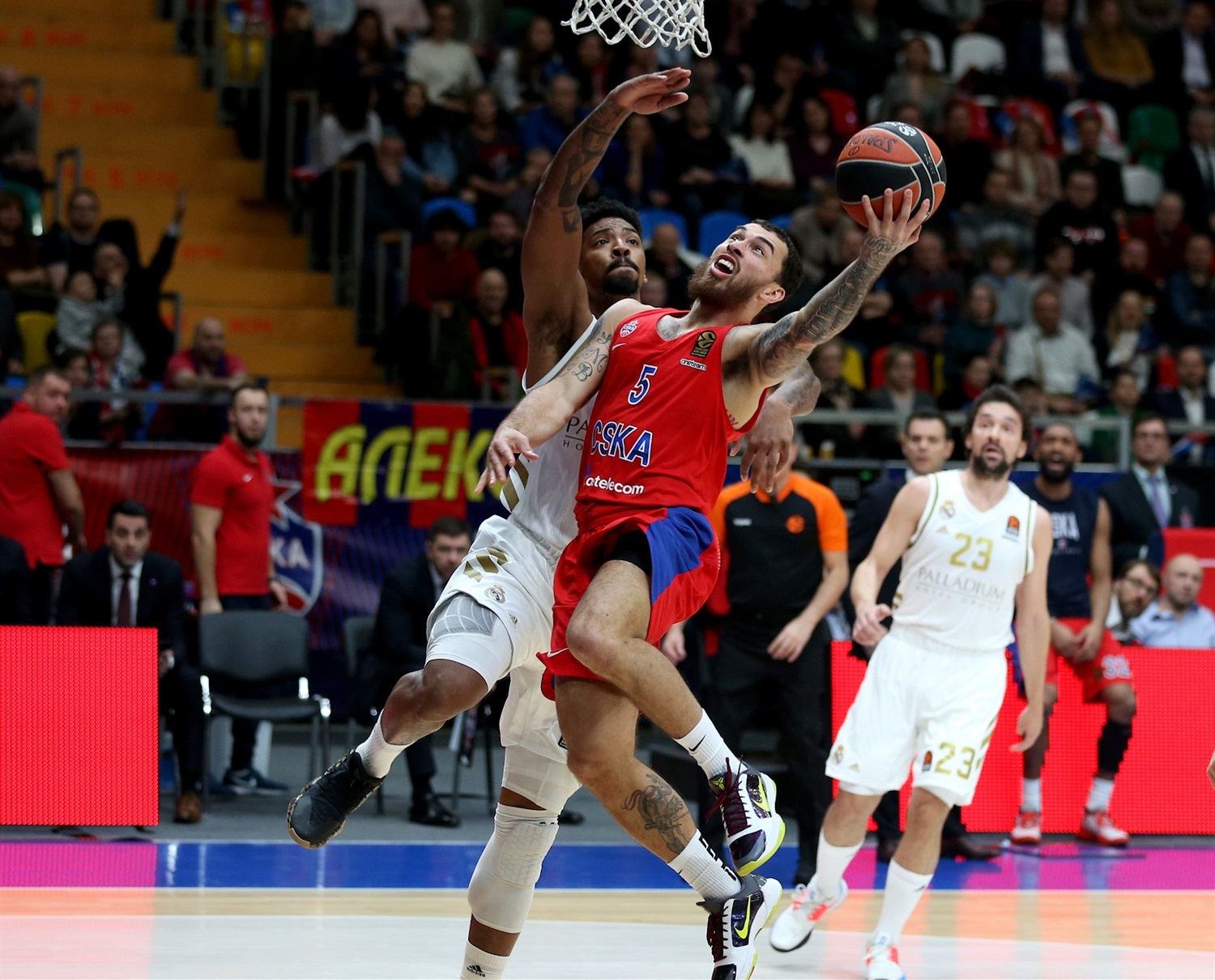 Евролига: Валенсија боља од Химкија, ЦСКА прекинуо низ Реала, Ефес наставља да гази